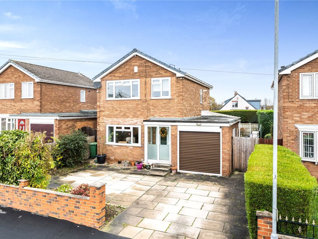 3 bed detached house for sale in Church Avenue, Swillington, Leeds