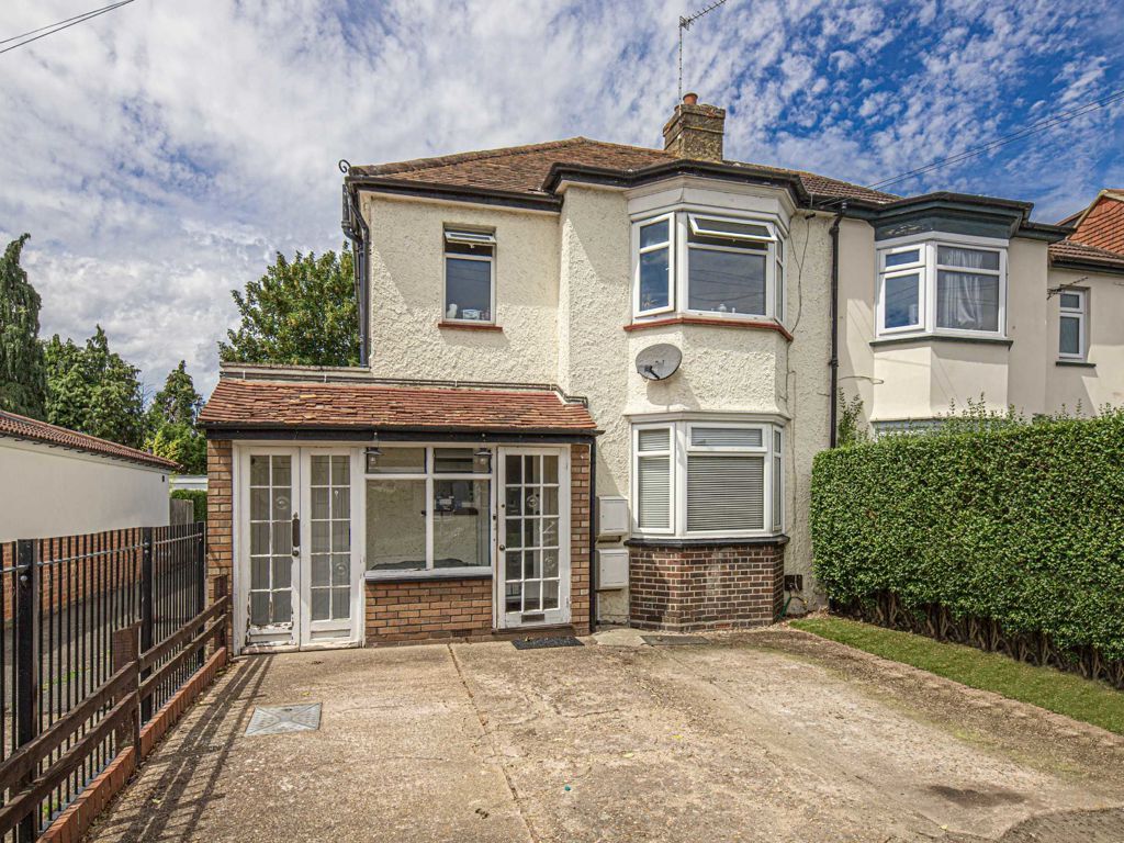 1 bed flat for sale in Princes Avenue, Tolworth, Surbiton KT6 Zoopla