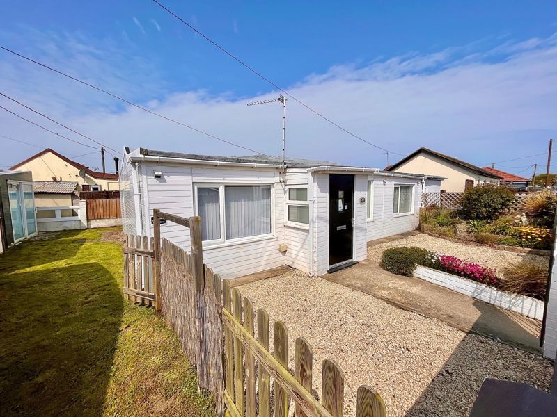3 bed detached bungalow for sale in The Glebe, Hemsby, Great Yarmouth