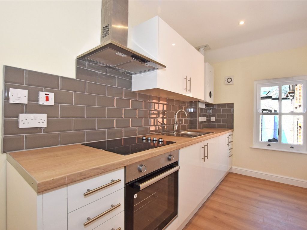 1 bed flat to rent in Middleton Street, Llandrindod Wells, Powys LD1