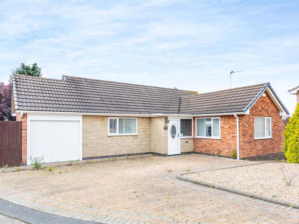 3 bed bungalow for sale in Countrymans Way, Shepshed, Loughborough LE12