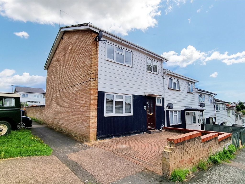 3 bed end terrace house for sale in Sempill Road, Hemel Hempstead