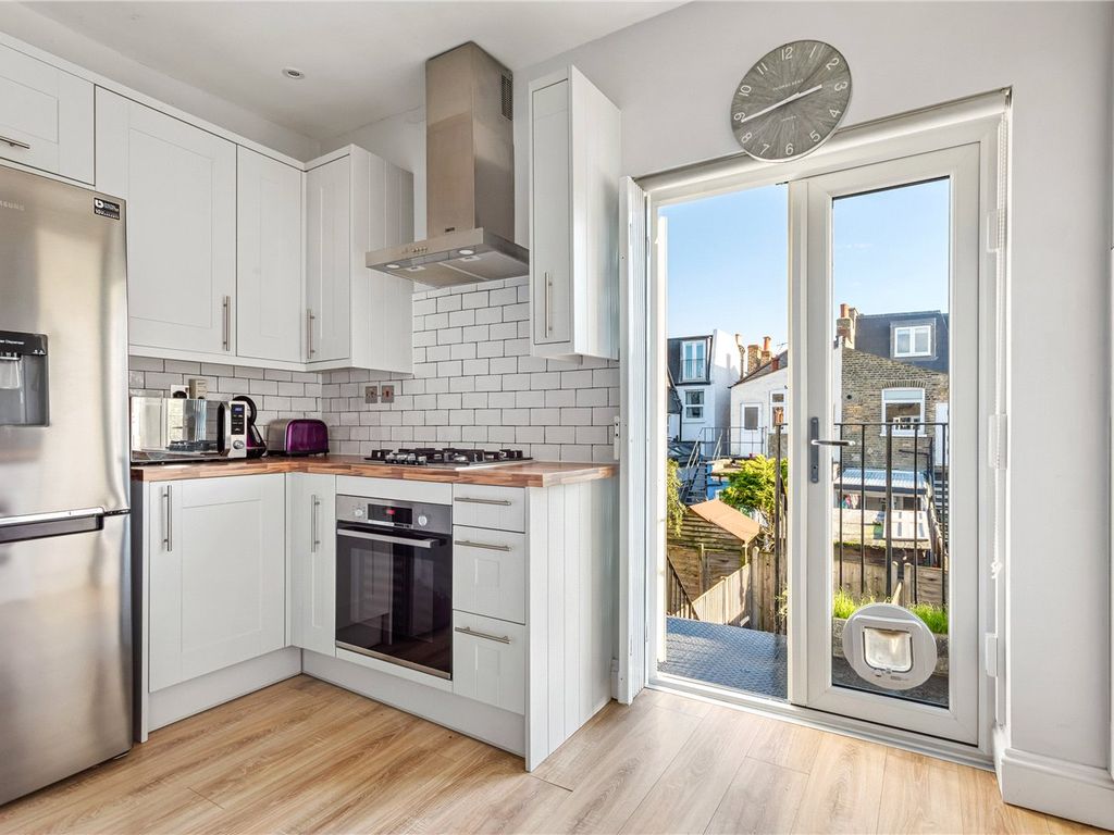 2 bed flat for sale in Fairlight Road, London SW17, £500,000 Zoopla