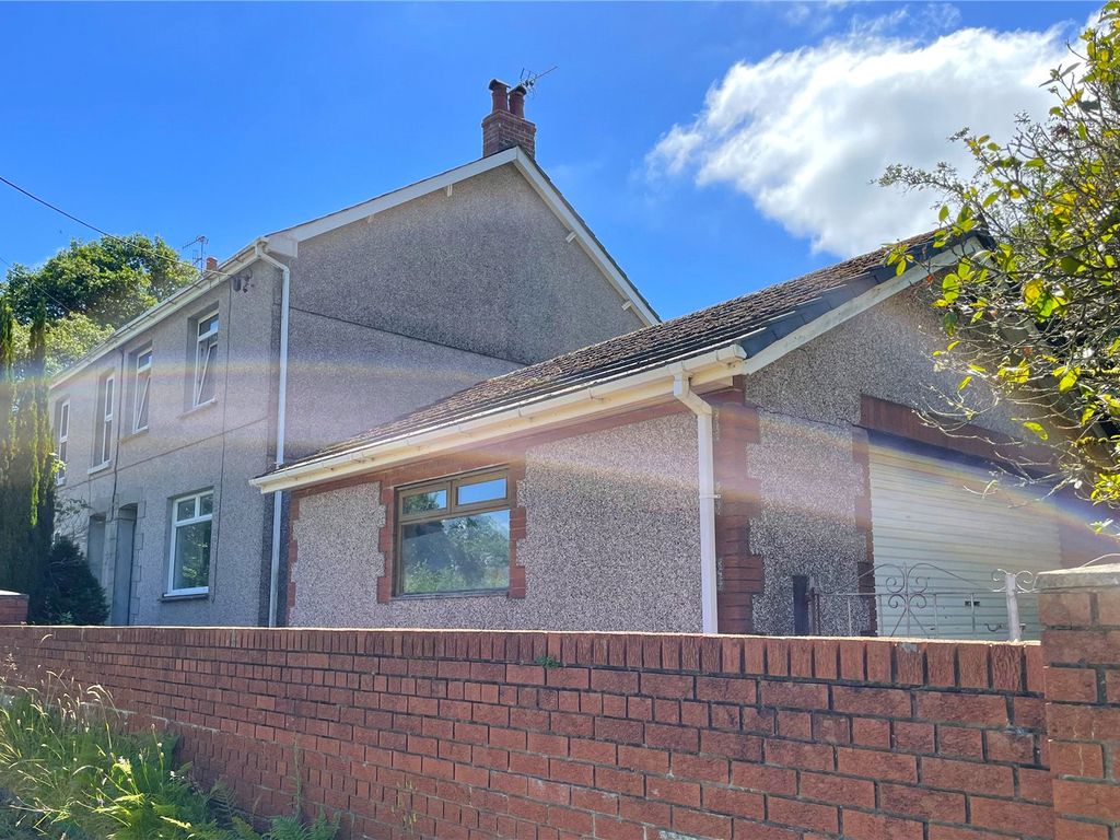 4 bed semidetached house for sale in Station Road, Caehopkin