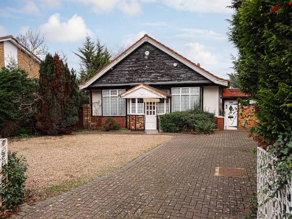 4 bed detached bungalow for sale in Chessington Road, West Ewell, Epsom