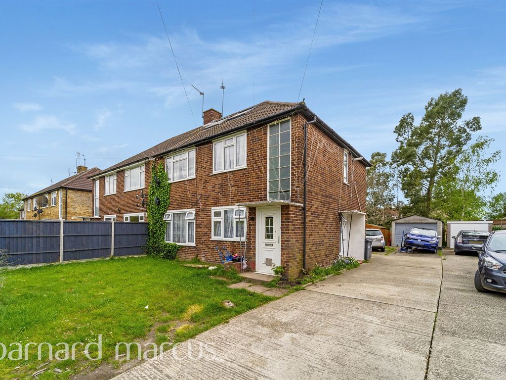 2 bed for sale in Oak Way, Feltham TW14, £300,000 Zoopla