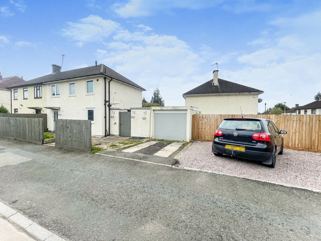 3 bed semidetached house for sale in Aylestone Drive, Aylestone