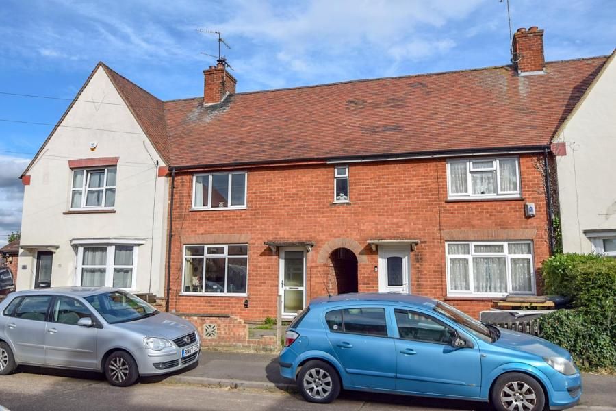 2 bed terraced house for sale in Poplar Road, Finedon, Wellingborough
