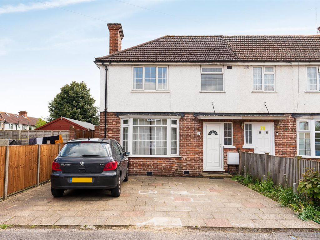 3 bed end terrace house to rent in Sipson Close, Sipson, West Drayton