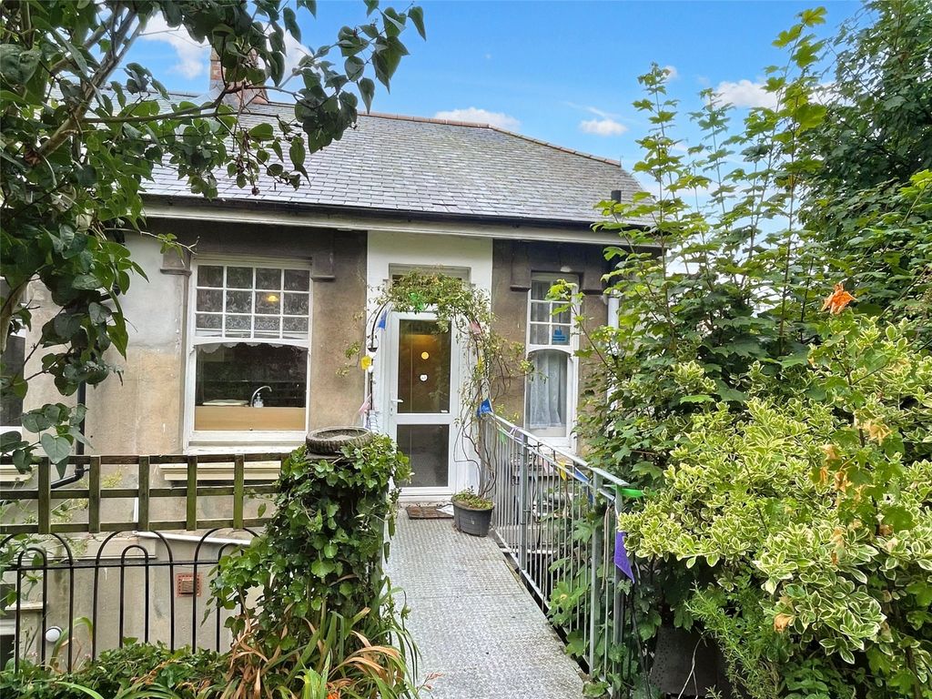 1 bed flat for sale in Fore Street, Brixham, Devon TQ5, £150,000 Zoopla