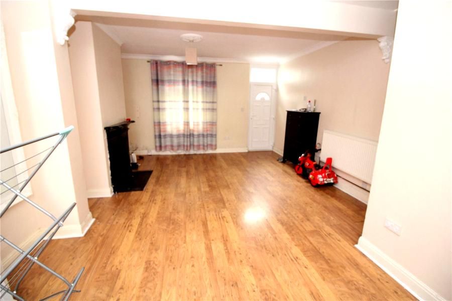 3 bed terraced house for sale in Shepherd Street, Northfleet, Gravesend