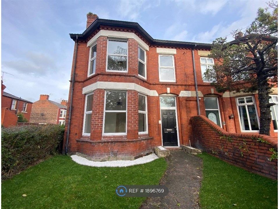 5 bed semidetached house to rent in Orrell Lane, Liverpool L9, £1,500