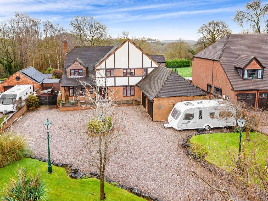 5 bed detached house for sale in Glendinning Way, Madeley, Telford TF7