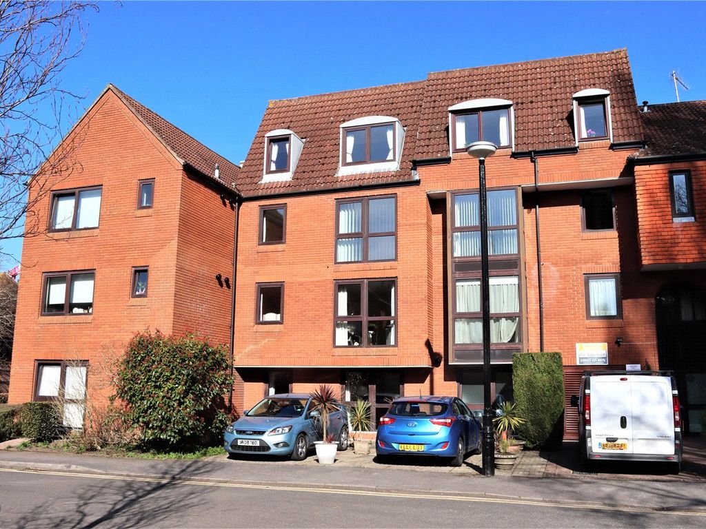 South Street, Farnham, Surrey, Hampshire GU9  