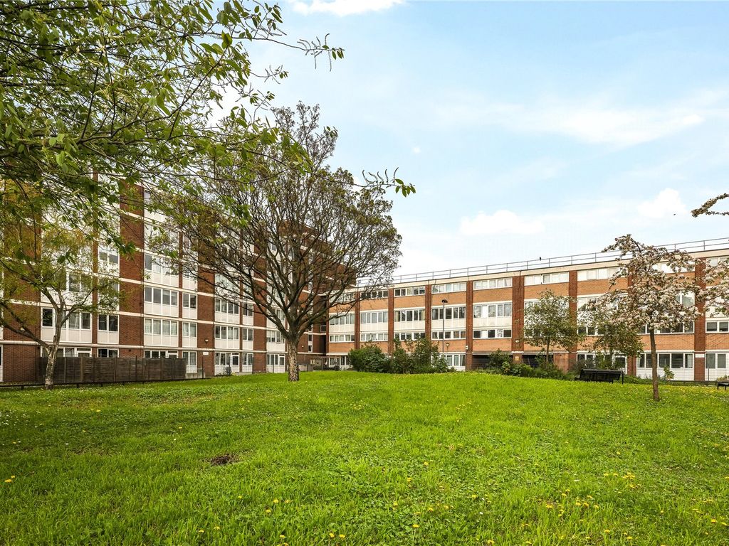 1 bed flat for sale in Buckland Court, St. John's Estate, London N1
