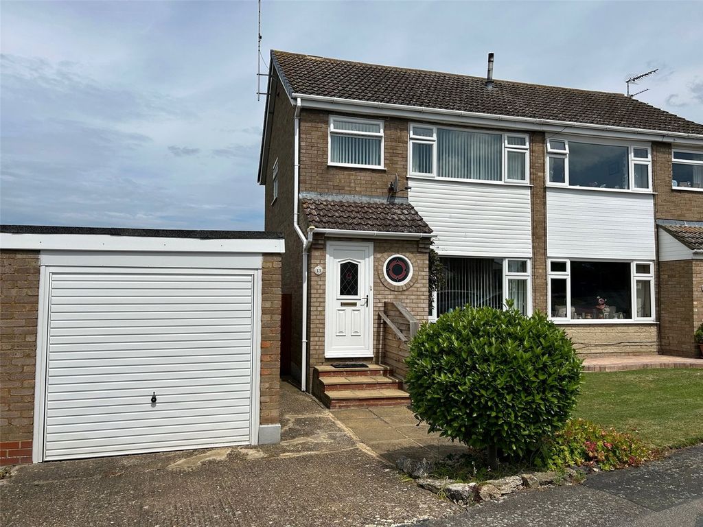 3 bed semidetached house for sale in Gorricks, Stony Stratford, Milton