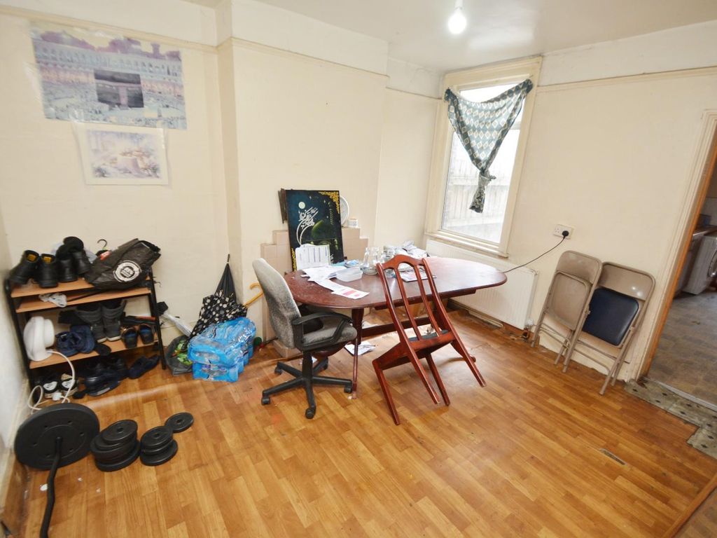 3 bed terraced house for sale in Queens Road, Southall UB2 Zoopla