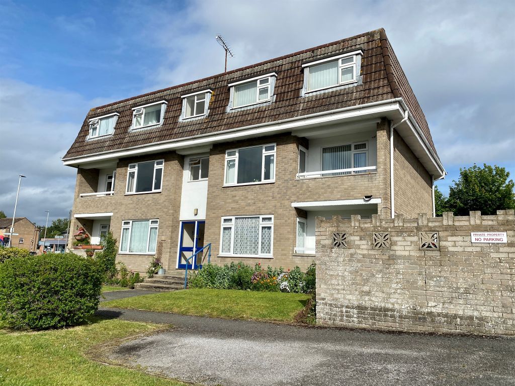2 bed flat for sale in Brampton Road, Poole BH15, £200,000 Zoopla