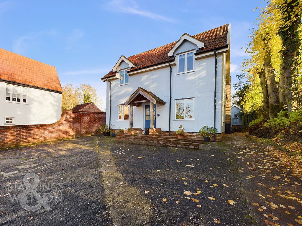 4 bed detached house for sale in Mill Road, Holton, Halesworth IP19, £