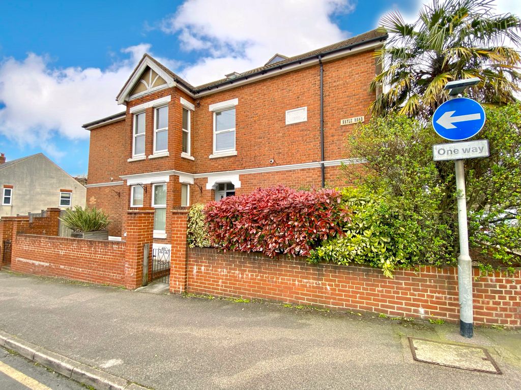 1 bed flat to rent in Hayle Road, Maidstone ME15, £775 pcm Zoopla