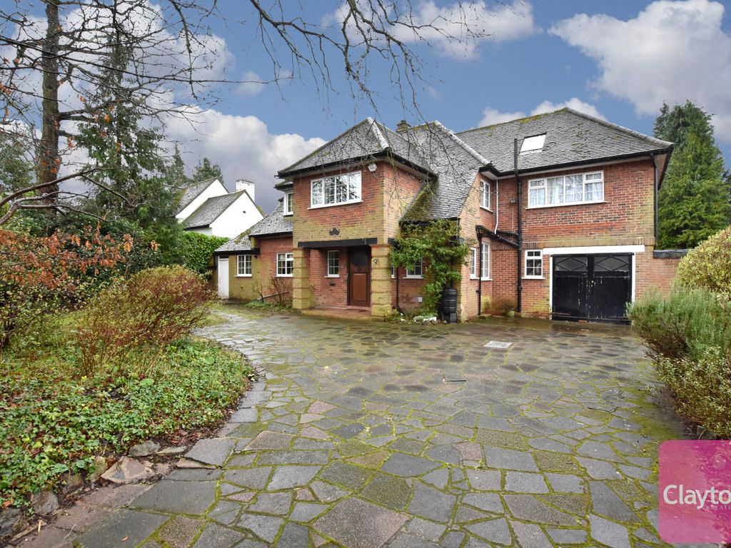 5 bed detached house for sale in Hempstead Road, Watford WD17, £