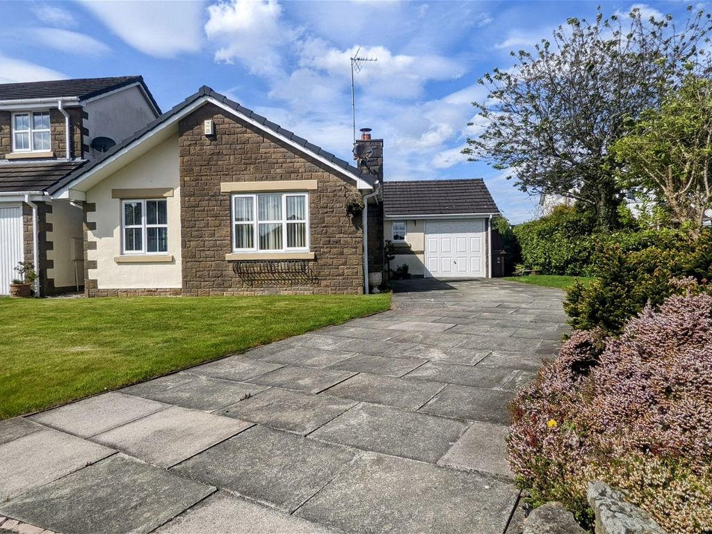 3 bed bungalow for sale in Kestrel Mews, Skelmersdale WN8, £250,000