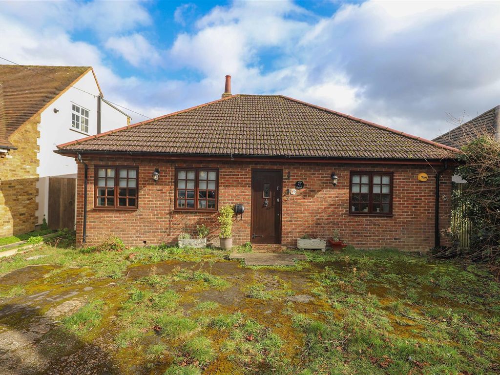 3 bed detached bungalow for sale in Colne Avenue, West Drayton UB7 Zoopla