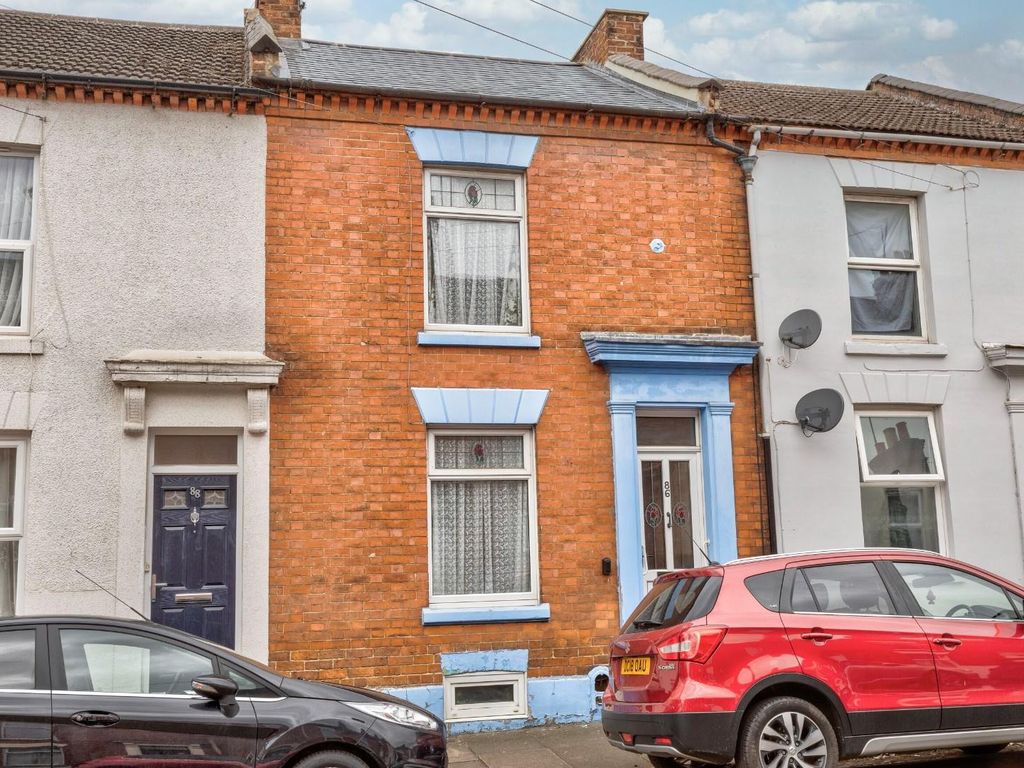 3 bed terraced house for sale in Lower Thrift Street, Abington