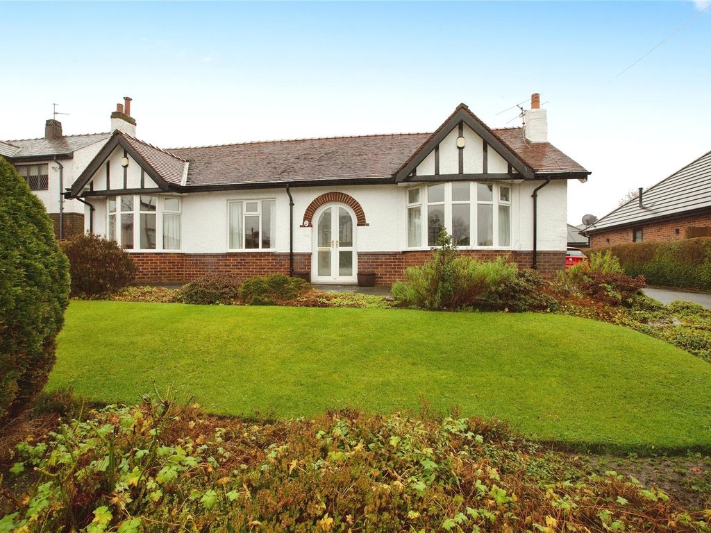 3 bed bungalow for sale in Garstang Road, Fulwood, Preston PR2, £