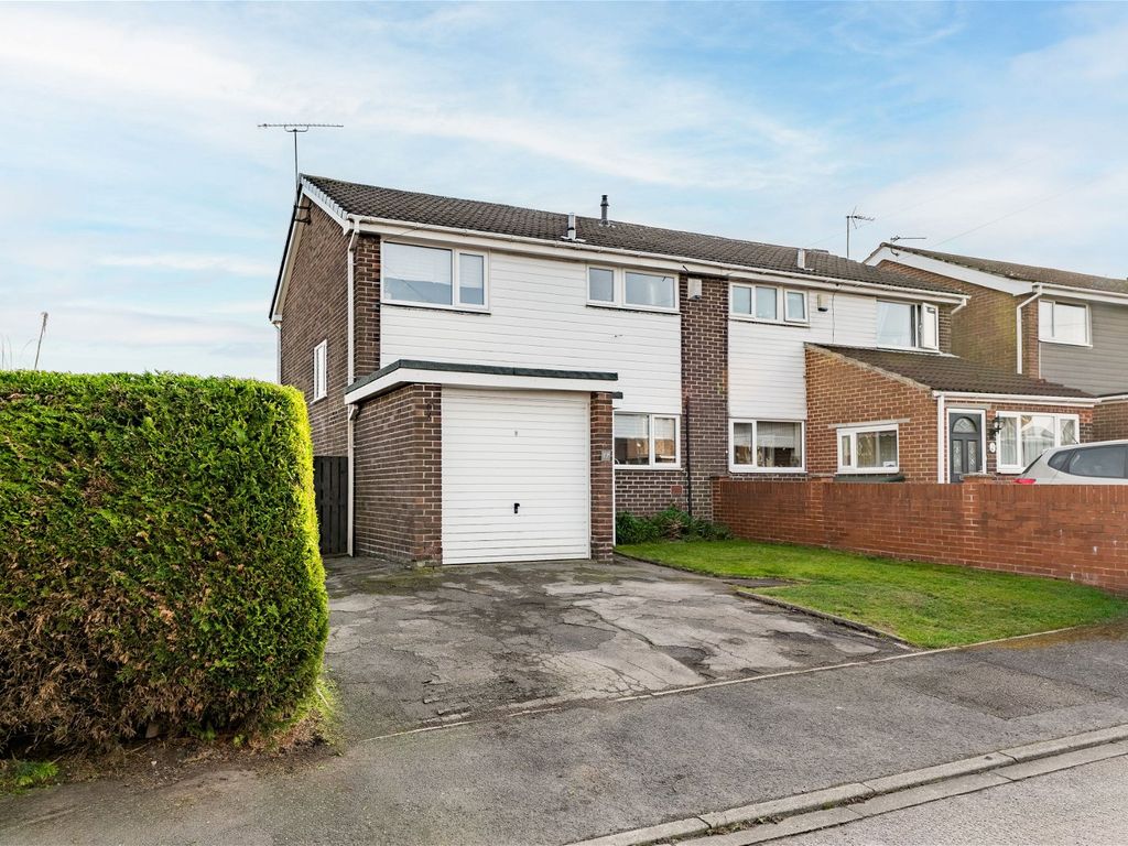 3 bed semidetached house for sale in Sandringham Avenue, Ferrybridge