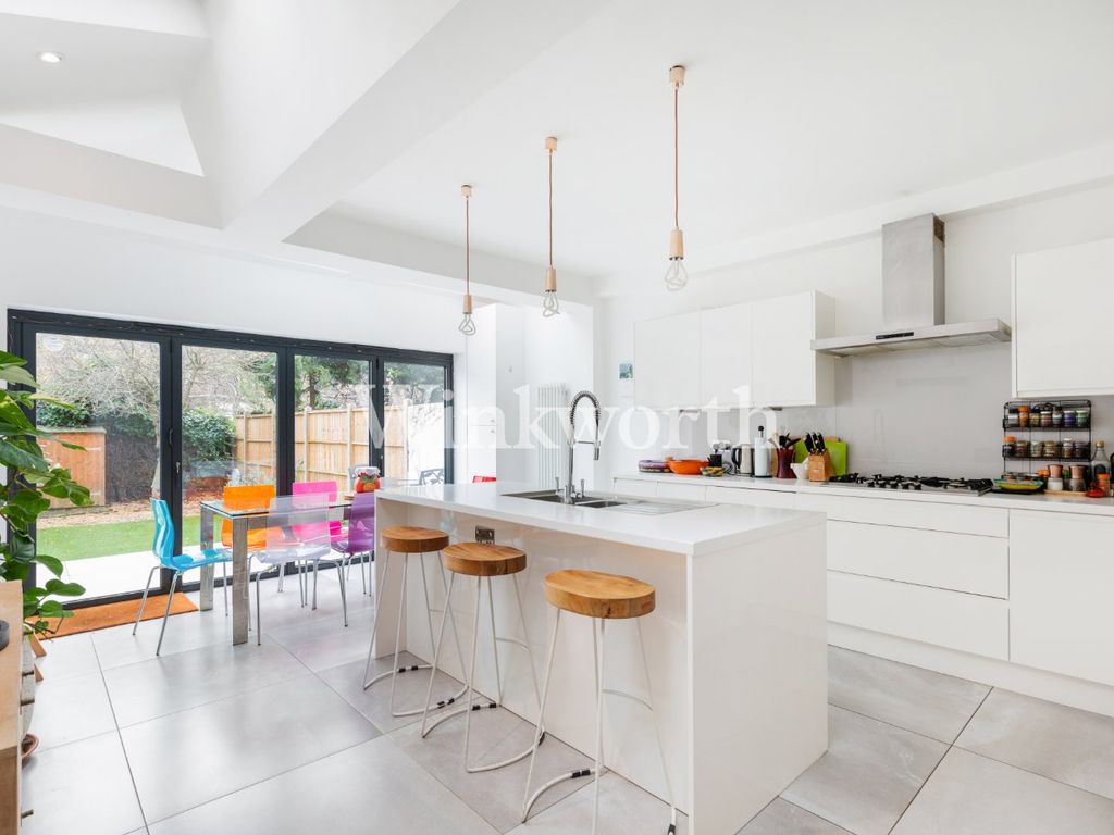 3 bed terraced house for sale in Beechfield Road, London N4, £875,000