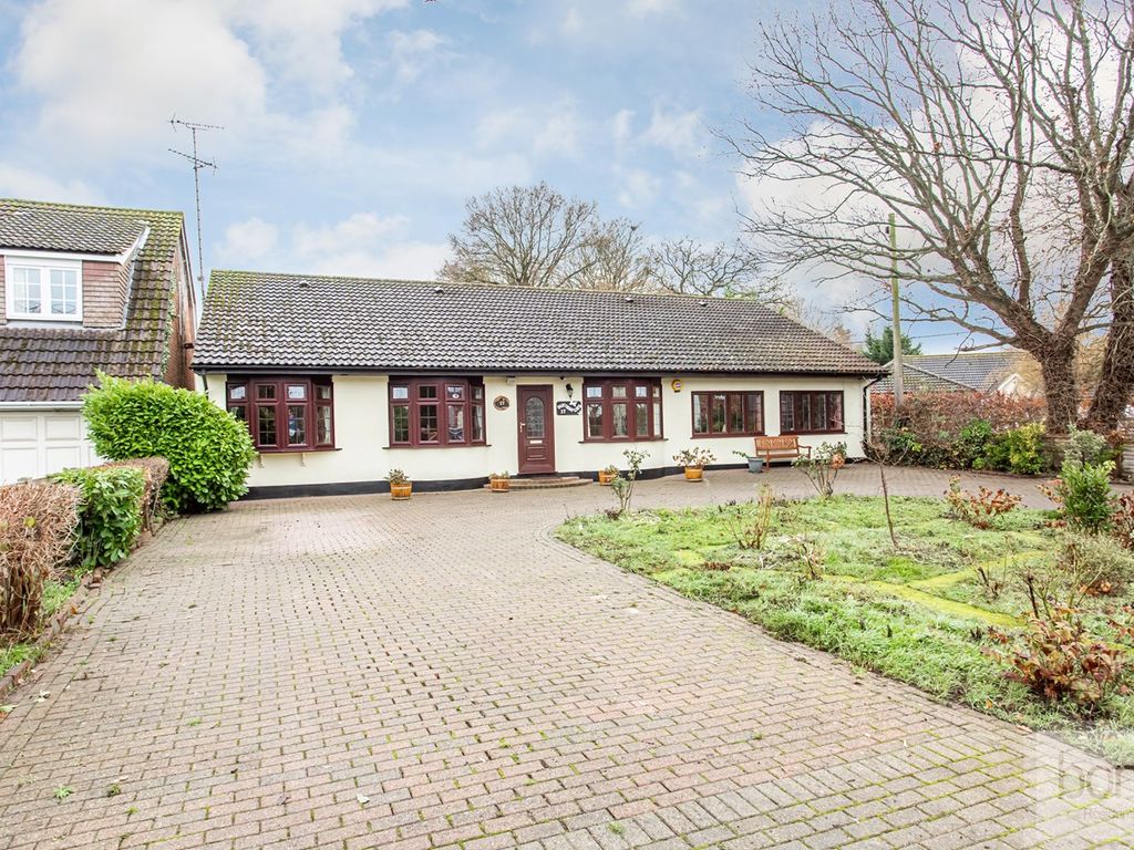 3 bed detached bungalow for sale in Priory Road, Bicknacre, Chelmsford