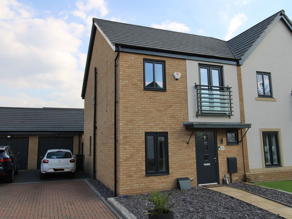 3 bed semidetached house for sale in Glebelands Road, Leicester LE4