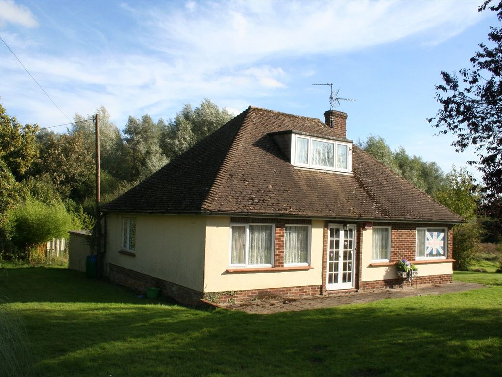 3 bed bungalow for sale in Henham Road, Elsenham, Stortford