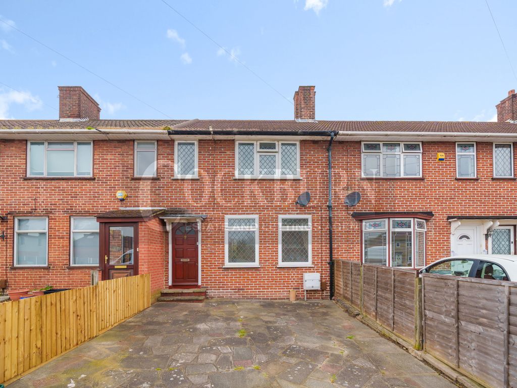 2 bed terraced house for sale in Beaconsfield Road, London SE9 Zoopla