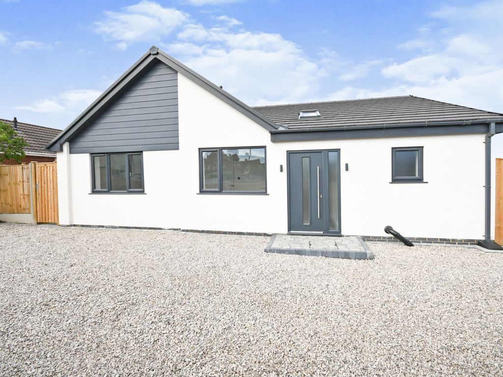 3 bed bungalow for sale in Windmill Rise, South Normanton, Alfreton