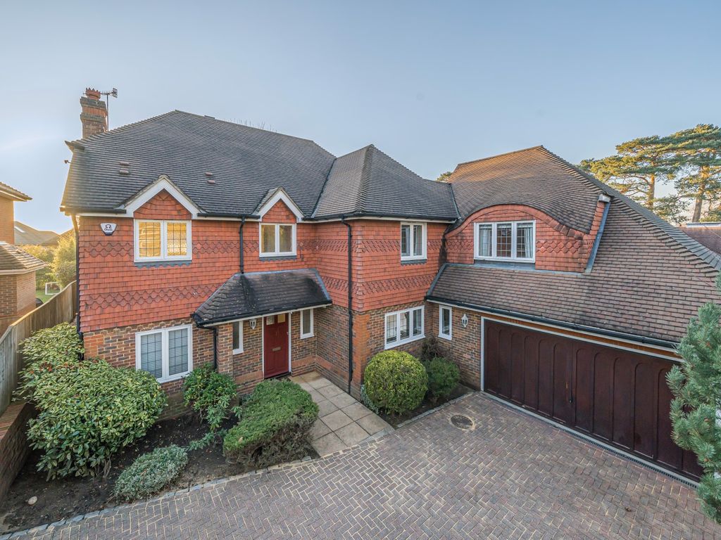 5 bed detached house for sale in Summit Place, Weybridge KT13 Zoopla