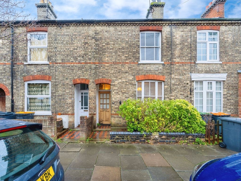 3 bed terraced house for sale in Bower Street, Bedford MK40, £250,000