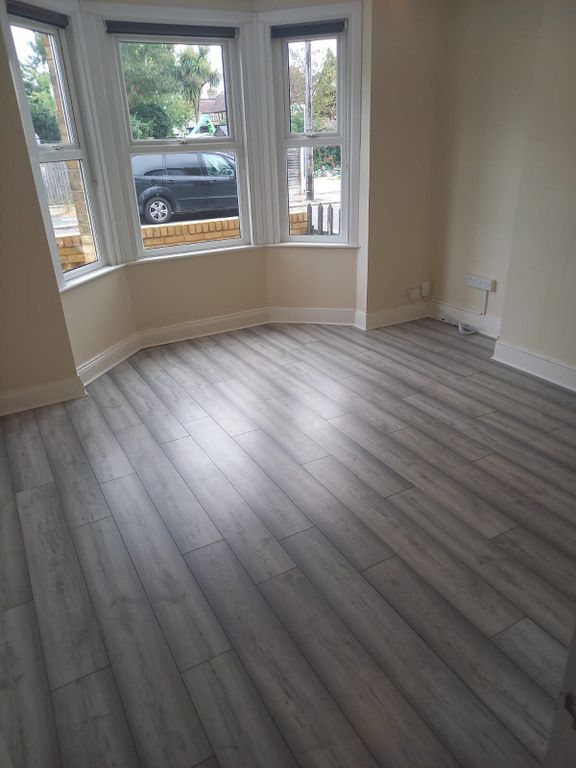 3 bed semidetached house to rent in West Road, Shoeburyness