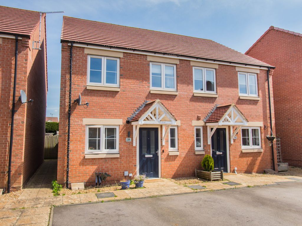 3 bed semidetached house for sale in Well Spring Close, Finedon