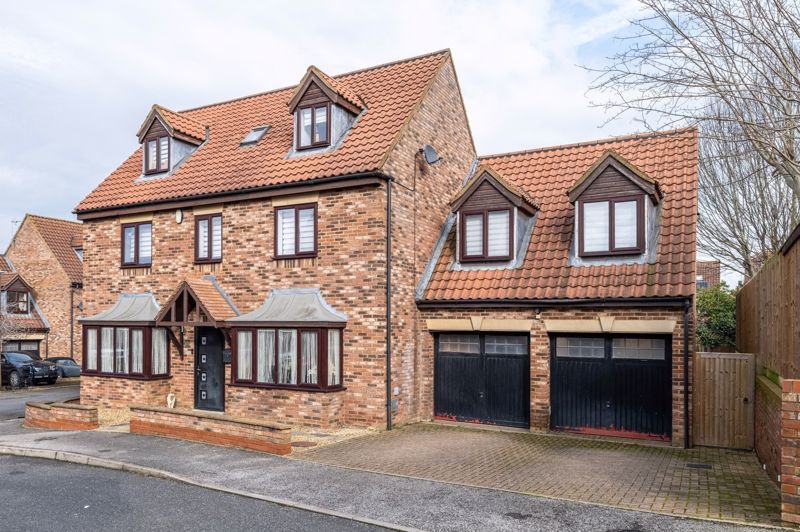5 bed detached house for sale in Wroxton Court, Westcroft, Milton Keynes MK4, £700,000 Zoopla