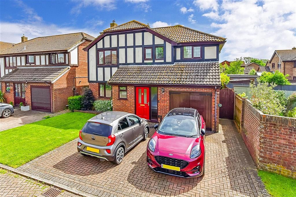 4 bed detached house for sale in Melbury Mews, New Romney, Kent TN28, £