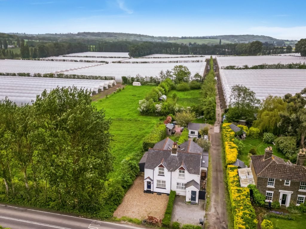 3 bed semidetached house for sale in Lee Green Cottages, Town Road