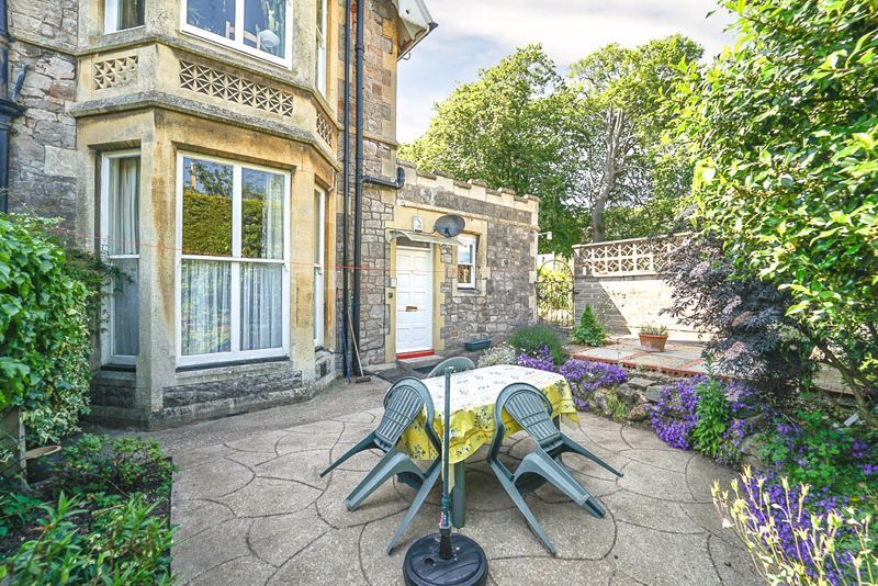 1 bed flat for sale in Shrubbery Walk, WestonSuperMare BS23, £160,000