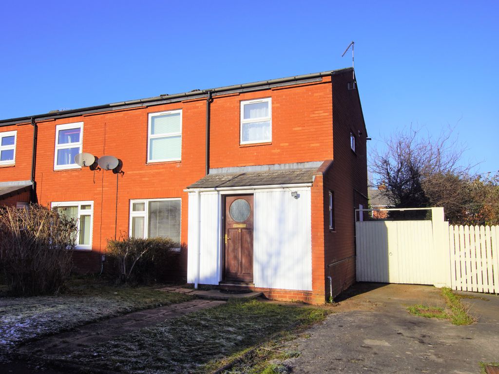 3 bed semidetached house for sale in Culworth Close, Royal Leamington