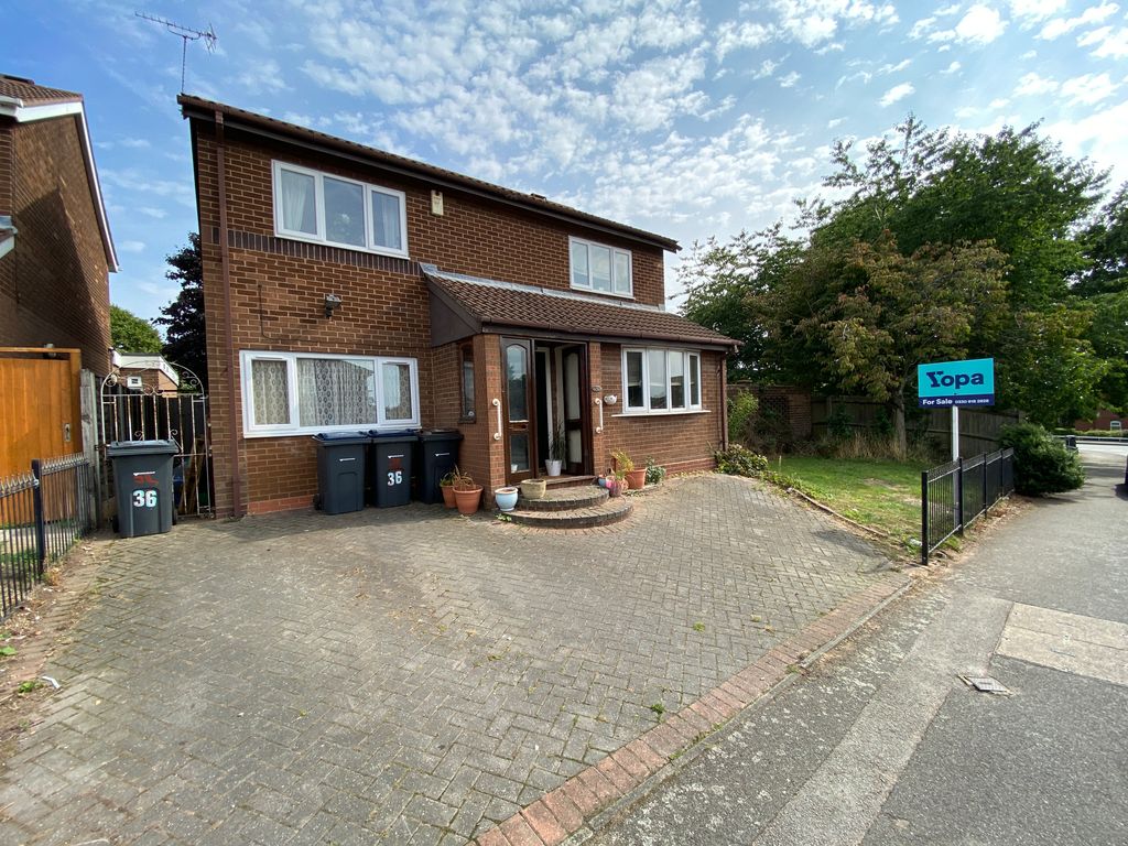 4 bed detached house for sale in College Farm Drive, New Oscott