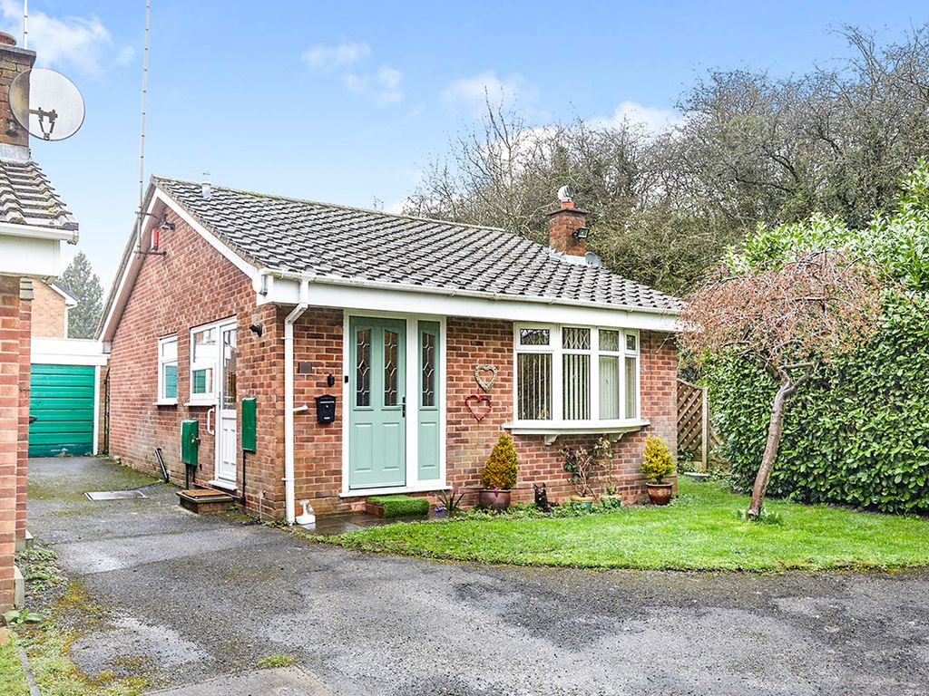 2 bed bungalow for sale in Dove Close, Woodville, Swadlincote