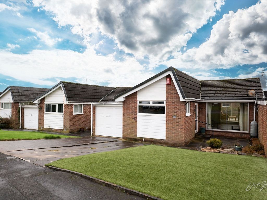 2 bed bungalow for sale in Shady Oak Road, Offerton, Stockport SK2, £