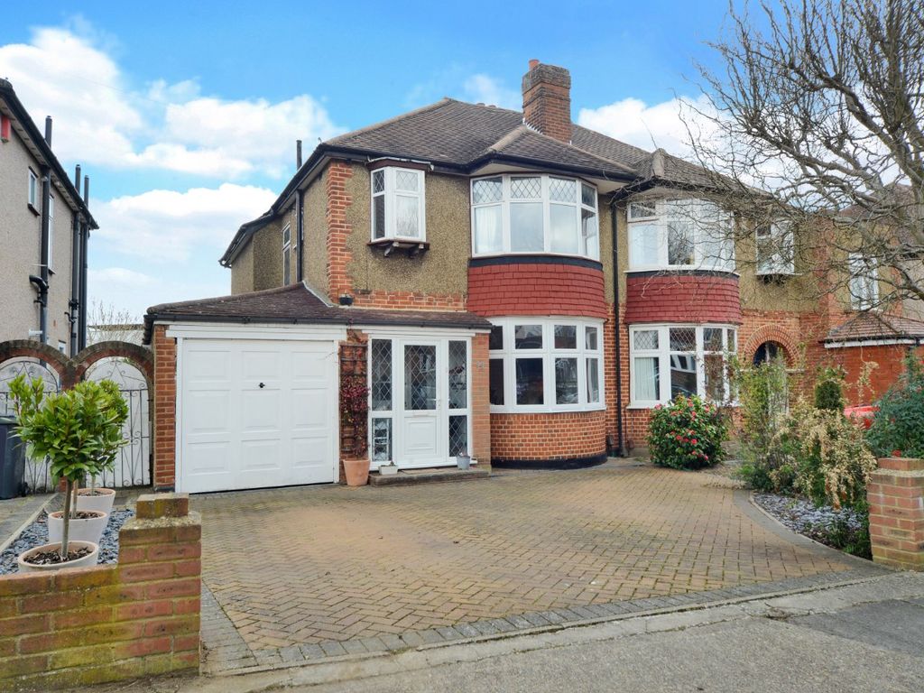 3 bed semidetached house for sale in Highdown, Worcester Park KT4 Zoopla