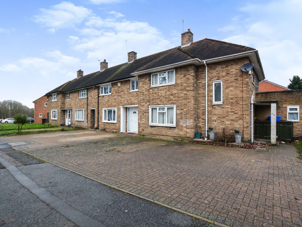 3 bed semidetached house for sale in Waveney Way, Northampton NN5, £